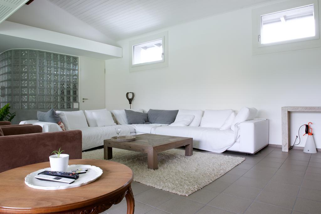 B&B Aura Rossa Quartino ภายนอก รูปภาพ