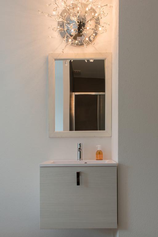 B&B Aura Rossa Quartino ภายนอก รูปภาพ