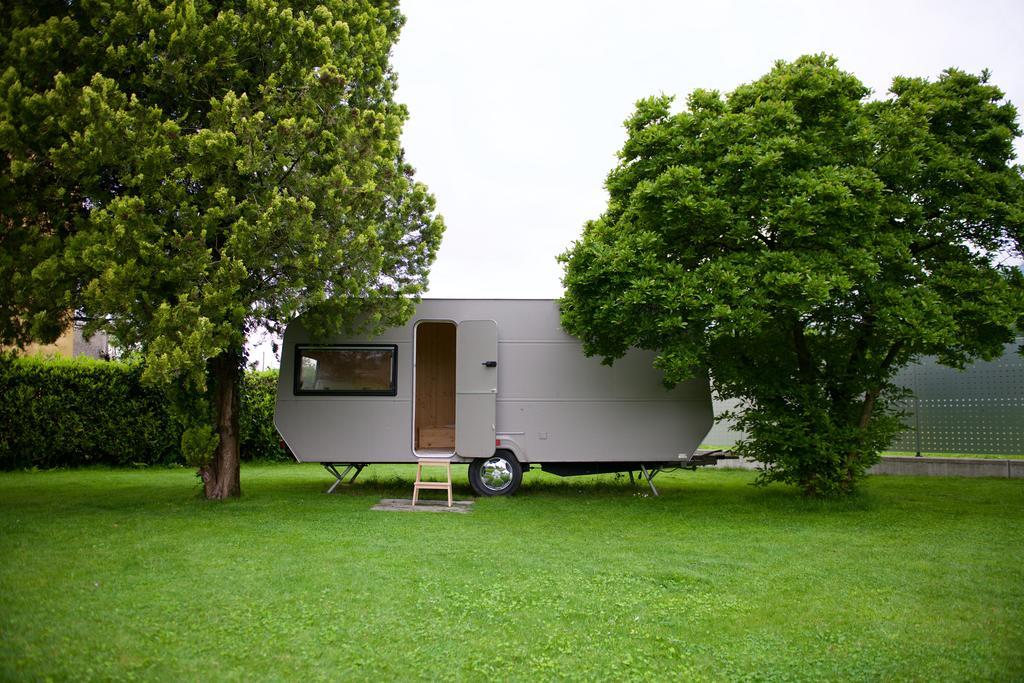 B&B Aura Rossa Quartino ภายนอก รูปภาพ